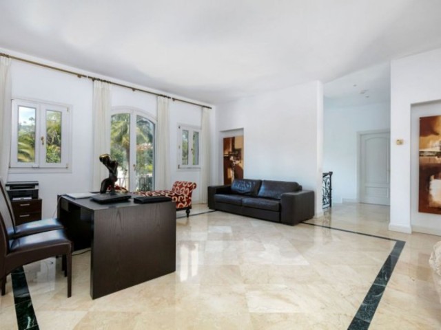 6 Slaapkamer Villa in Nueva Andalucía