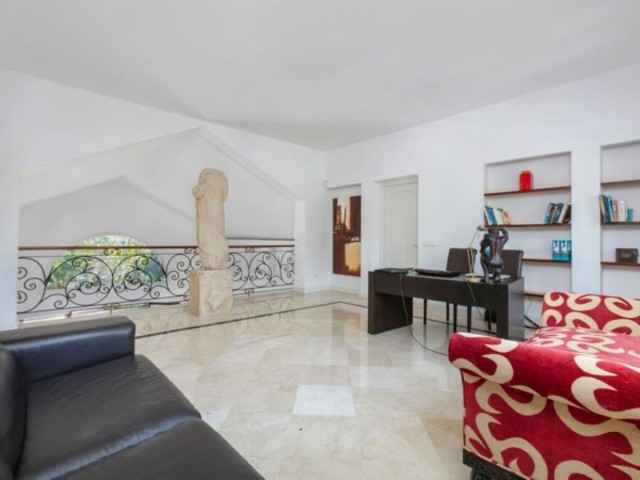 6 Slaapkamer Villa in Nueva Andalucía