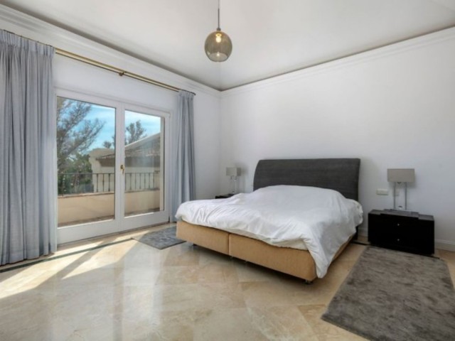 6 Slaapkamer Villa in Nueva Andalucía