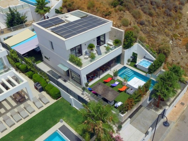 Villa avec 5 Chambres  à La Cala de Mijas