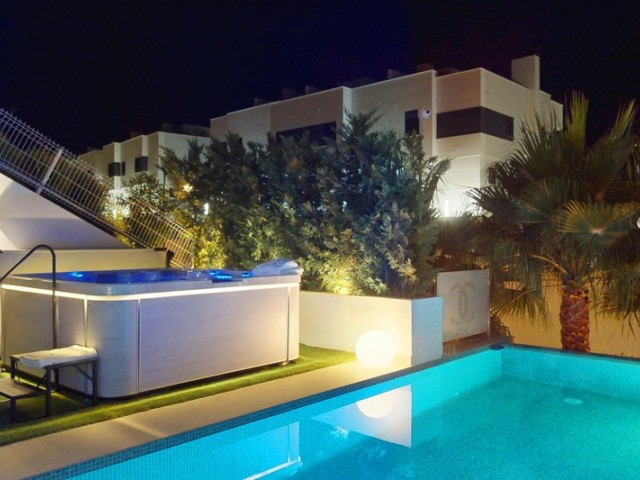 Villa avec 5 Chambres  à La Cala de Mijas