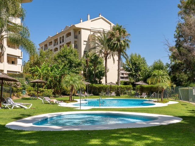 Huoneisto, Guadalmina Alta, R5079922