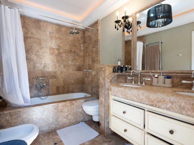 2 Schlafzimmer Reihenhaus in The Golden Mile