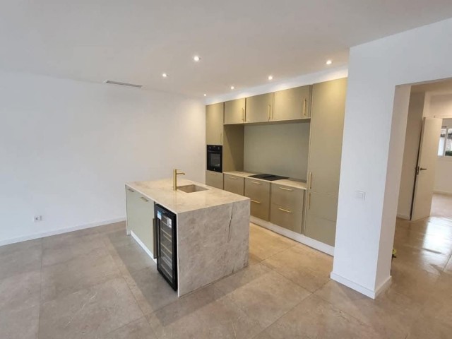4 Bedrooms Apartment in Benahavís