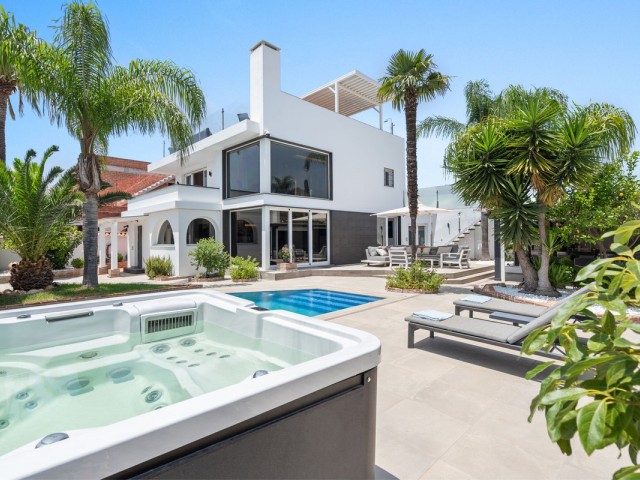 5 Schlafzimmer Villa in Nueva Andalucía