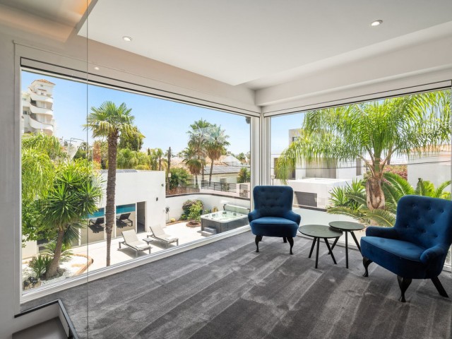 5 Schlafzimmer Villa in Nueva Andalucía