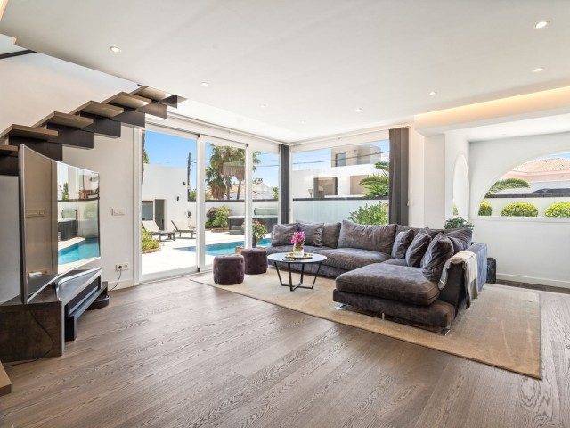 5 Schlafzimmer Villa in Nueva Andalucía