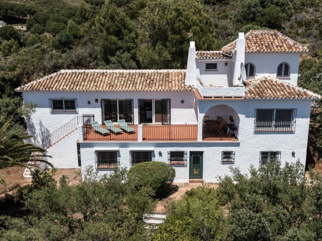 4 Schlafzimmer Villa in Valtocado