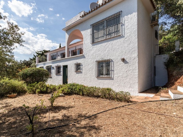 4 Schlafzimmer Villa in Valtocado