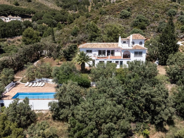 4 Schlafzimmer Villa in Valtocado