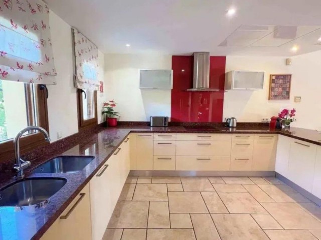 5 Slaapkamer Villa in Los Flamingos