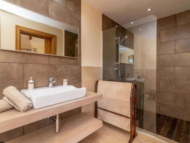 5 Slaapkamer Villa in Los Flamingos