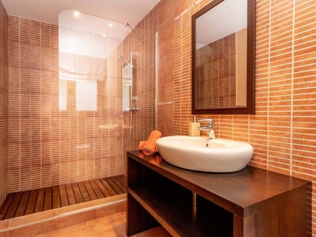 5 Slaapkamer Villa in Los Flamingos