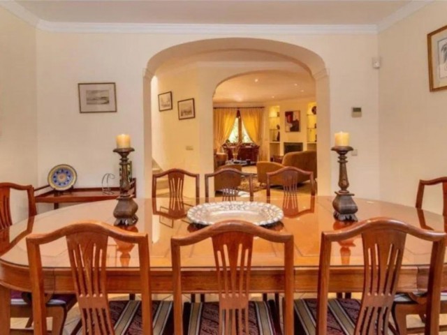 5 Slaapkamer Villa in Los Flamingos
