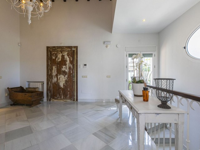 5 Sovrums Villa i Elviria