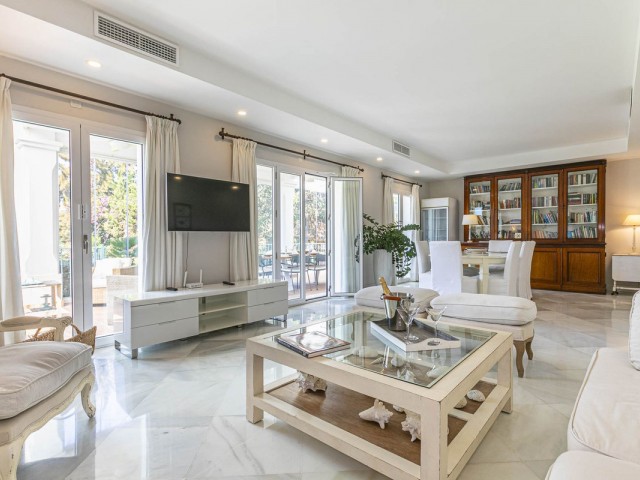 5 Sovrums Villa i Elviria