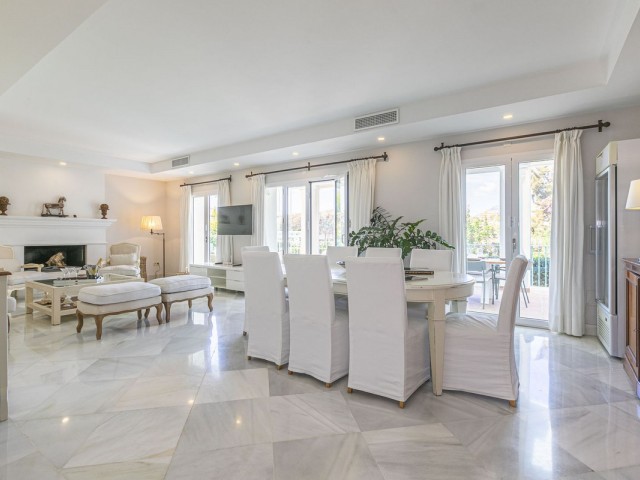 5 Sovrums Villa i Elviria