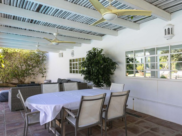5 Sovrums Villa i Elviria