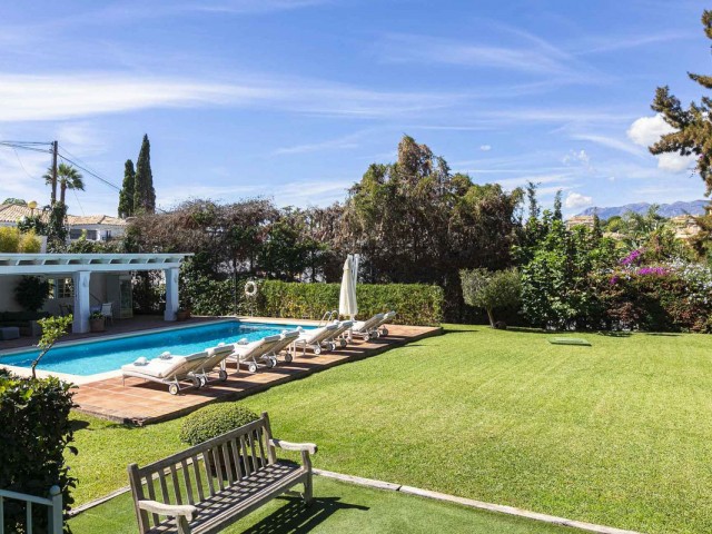 5 Sovrums Villa i Elviria