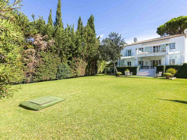 5 Sovrums Villa i Elviria