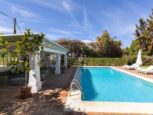 5 Sovrums Villa i Elviria