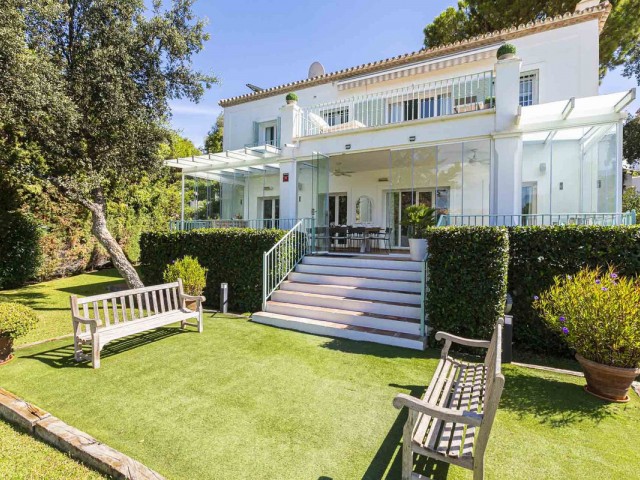 5 Sovrums Villa i Elviria