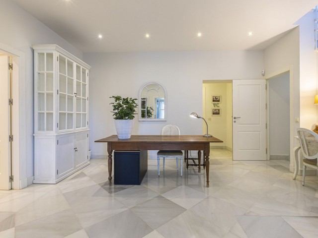 5 Sovrums Villa i Elviria