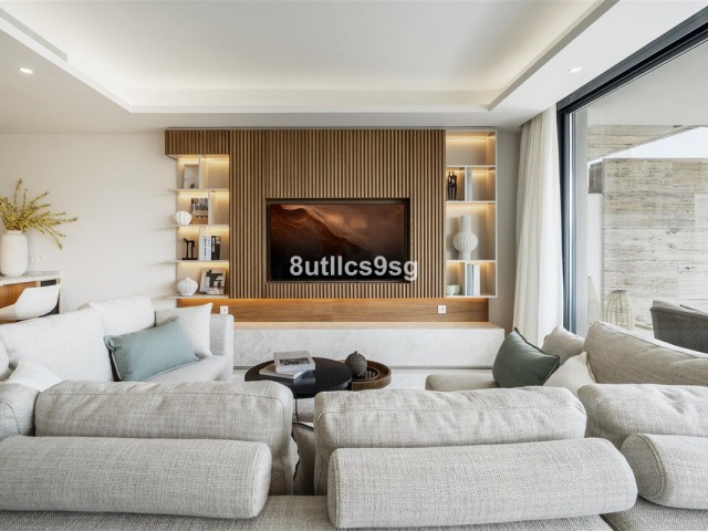 Apartamento con 2 Dormitorios  en Aloha