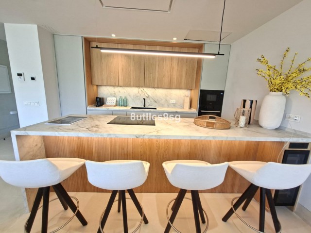 Apartamento con 2 Dormitorios  en Aloha