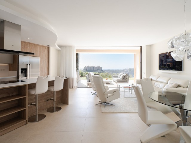 3 Bedrooms Apartment in Benahavís