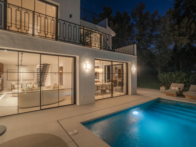 5 Schlafzimmer Villa in Nueva Andalucía
