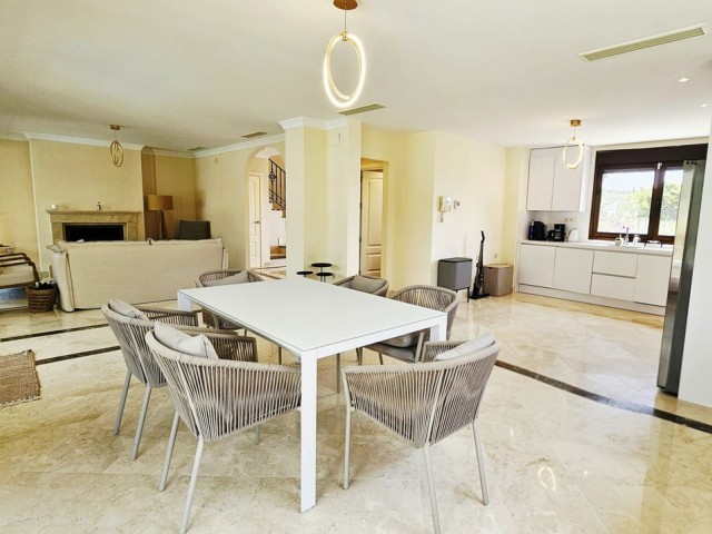 3 Sovrums Villa i Estepona