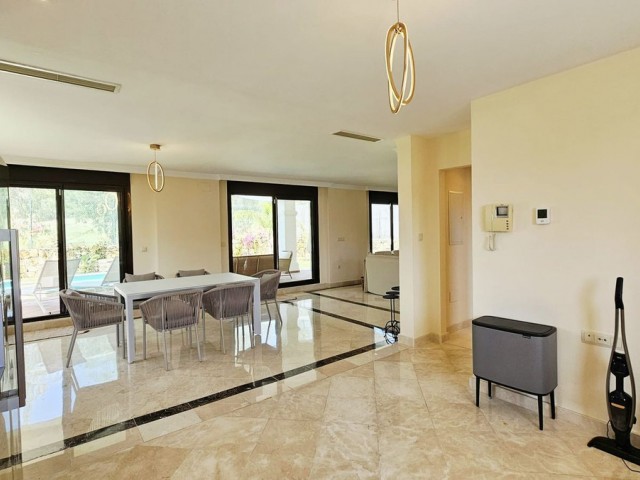 3 Sovrums Villa i Estepona