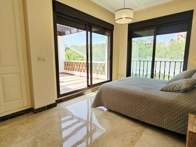 3 Sovrums Villa i Estepona