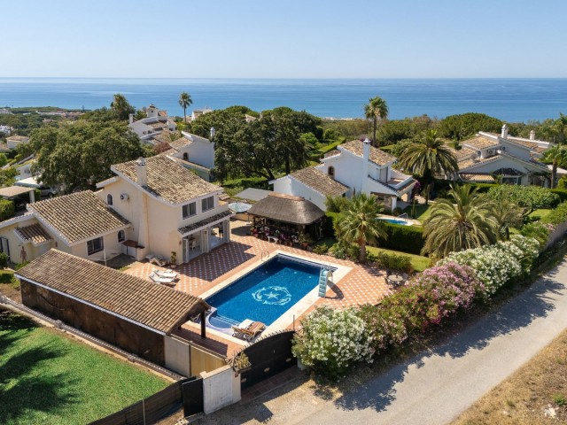 3 Bedrooms Villa in Calahonda