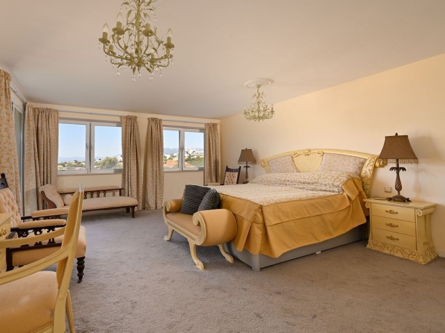 3 Bedrooms Villa in Calahonda