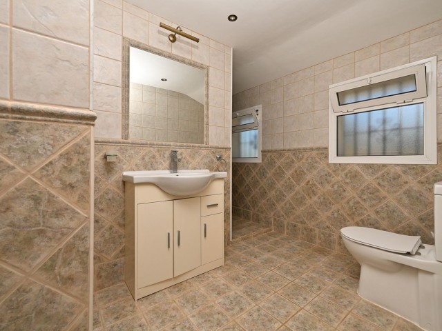 3 Bedrooms Villa in Calahonda
