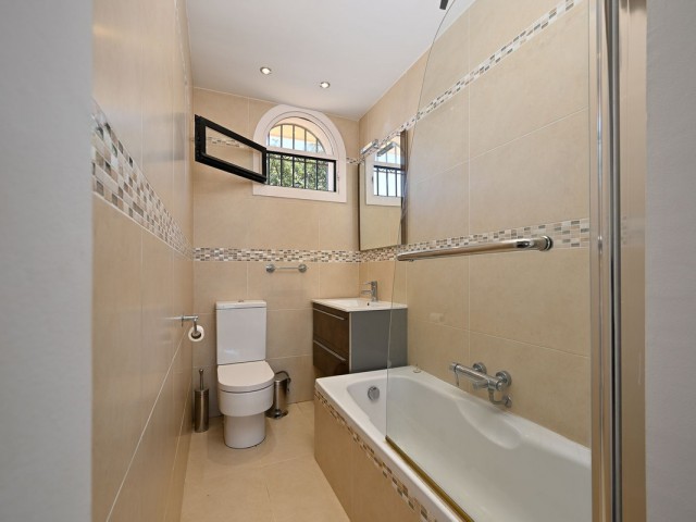 3 Bedrooms Villa in Calahonda