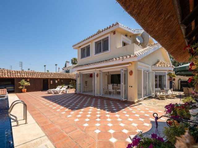 3 Bedrooms Villa in Calahonda