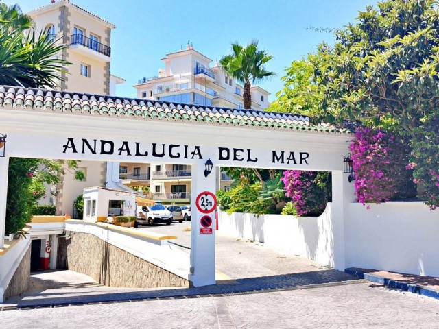 Yksiö, Puerto Banús, R3229261