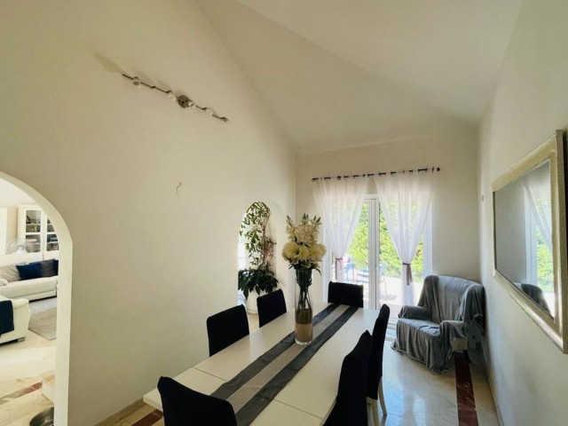 4 Soveroms Villa i Sotogrande