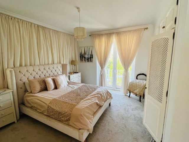 4 Soveroms Villa i Sotogrande