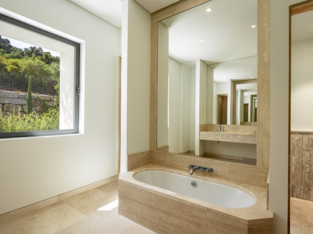 5 Bedrooms Villa in Casares