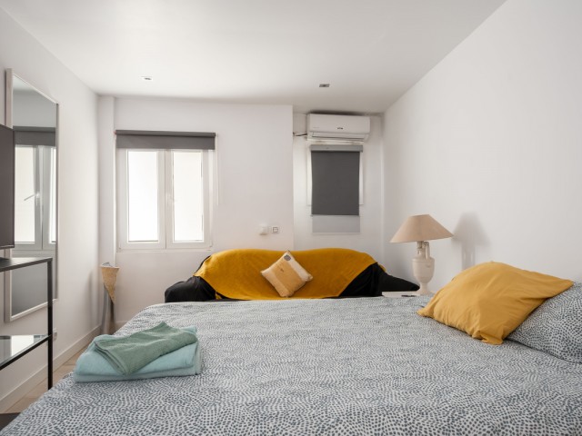 8 Sovrums Villa i Cabopino