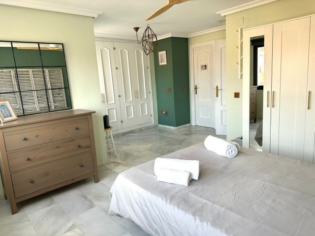 4 Soveroms Villa i Manilva