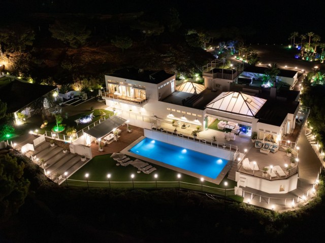 7 Sovrums Villa i Estepona