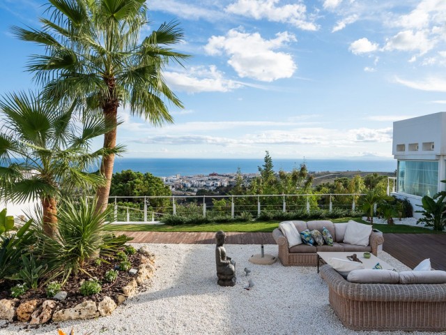 7 Sovrums Villa i Estepona