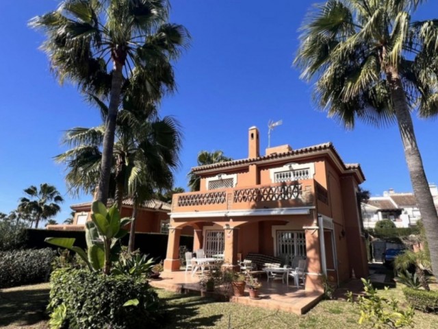 3 Bedrooms Villa in Atalaya