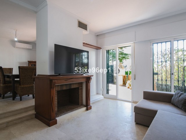 Villa, New Golden Mile, R5005567
