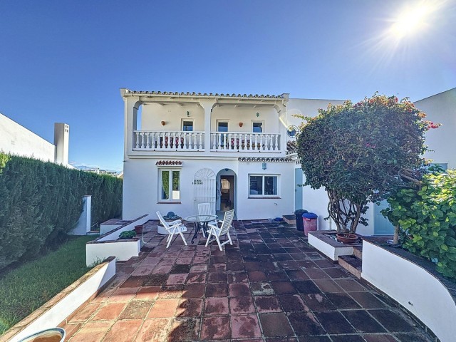 4 Soveroms Villa i Manilva